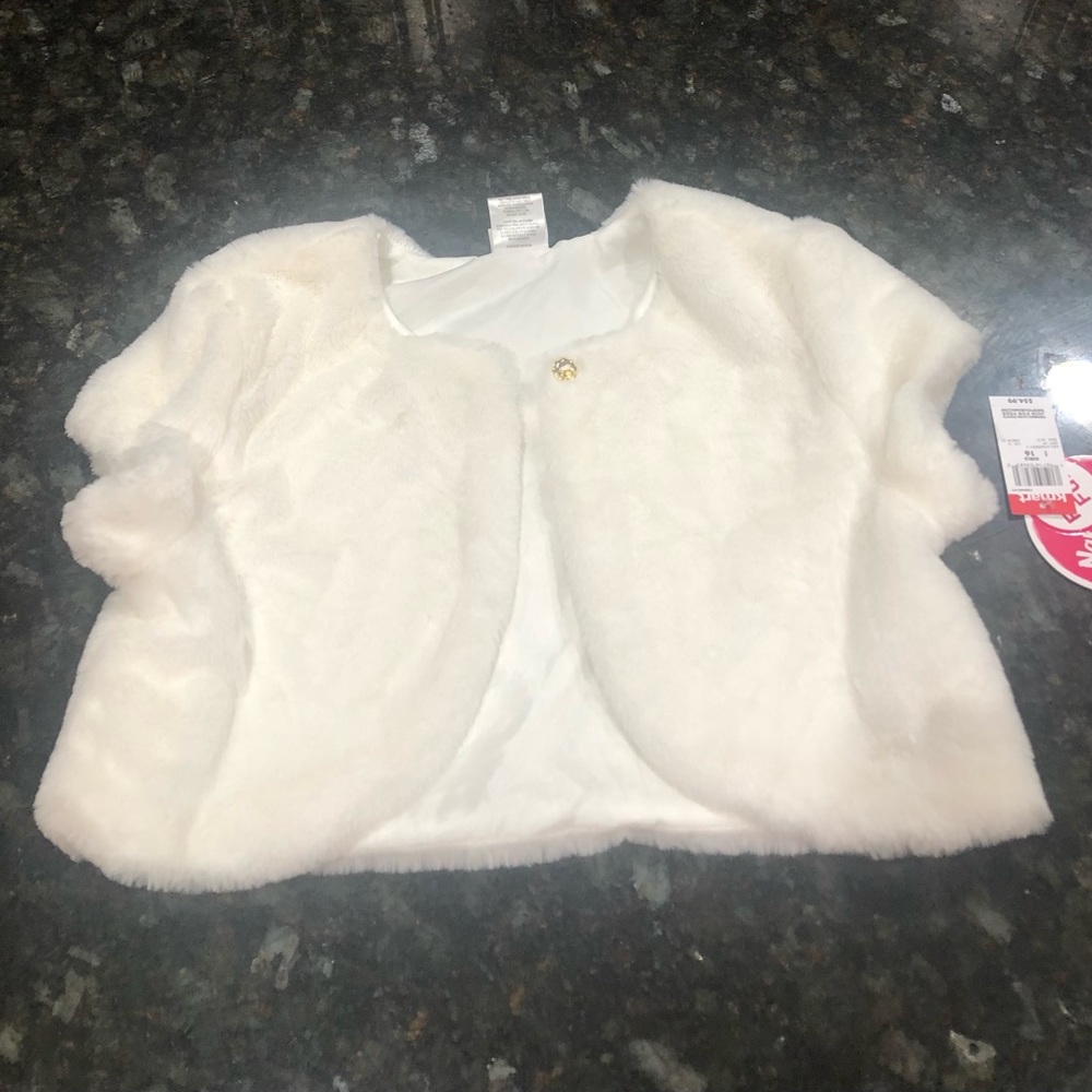 Size 16 girl’s white faux fur stole